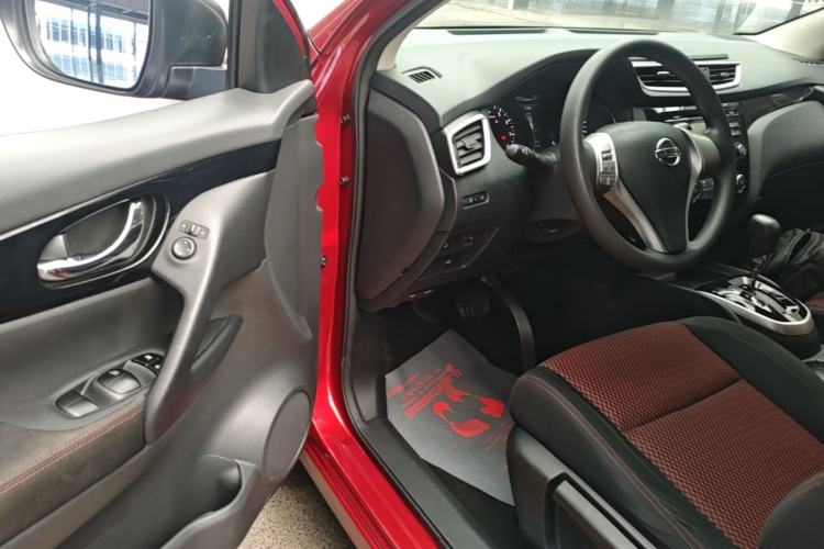 Used Nissan Qashqai 2016 2.0L CVT Elite Edition Driver Seat