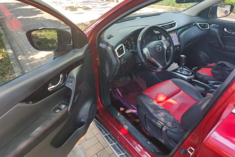Used Nissan Qashqai 2016 2.0L CVT Elite Edition Driver Seat