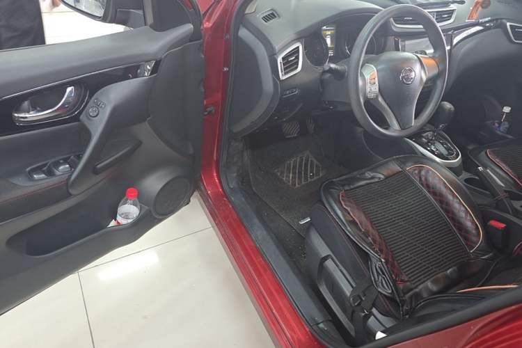 Used Nissan Qashqai 2016 2.0L CVT Elite Edition Driver Seat