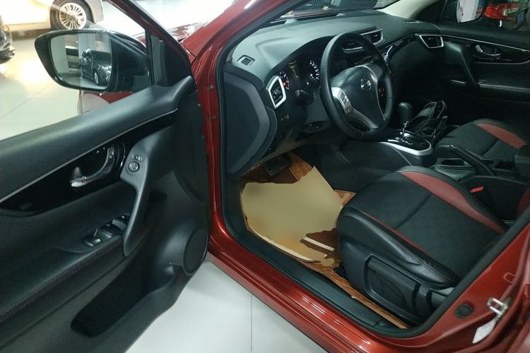 Used Nissan Qashqai 2016 2.0L CVT Luxury Edition Driver Seat