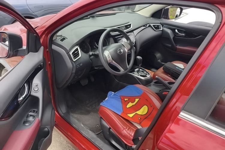Used Nissan Qashqai 2016 2.0L CVT Elite Edition Driver Seat