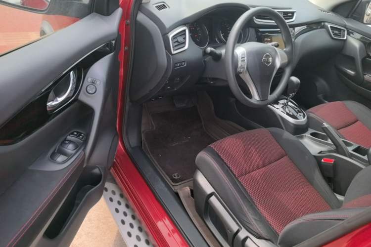 Used Nissan Qashqai 2016 2.0L CVT Elite Edition Driver Seat