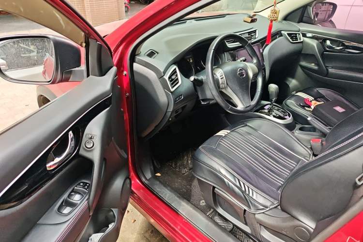 Used Nissan Qashqai 2016 2.0L CVT Luxury Edition Driver Seat