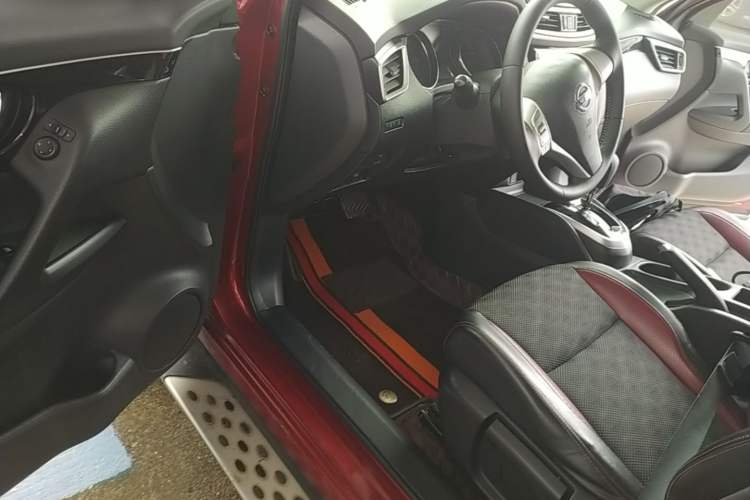 Used Nissan Qashqai 2016 2.0L CVT Luxury Edition Driver Seat
