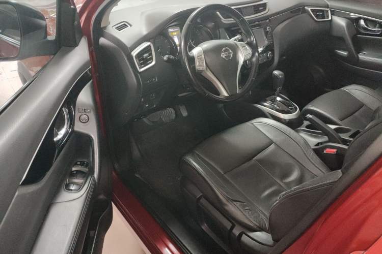 Used Nissan Qashqai 2016 2.0L CVT Deluxe Edition Driver Seat