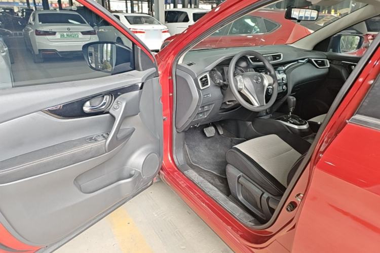 Used Nissan Qashqai 2016 2.0L CVT Elite Edition Driver Seat