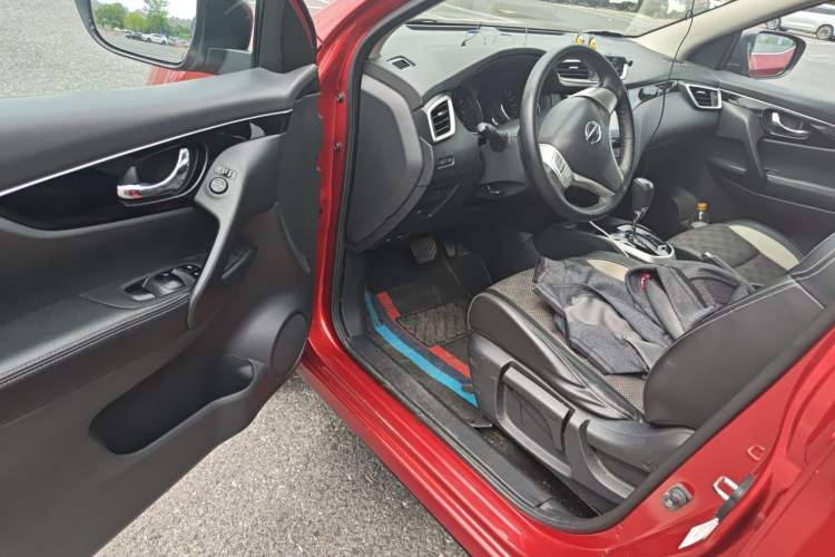 Used Nissan Qashqai 2016 2.0L CVT Luxury Edition Driver Seat