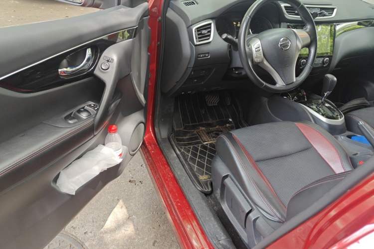 Used Nissan Qashqai 2016 2.0L CVT Luxury Edition Driver Seat