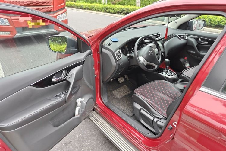 Used Nissan Qashqai 2016 2.0L CVT Luxury Edition Driver Seat