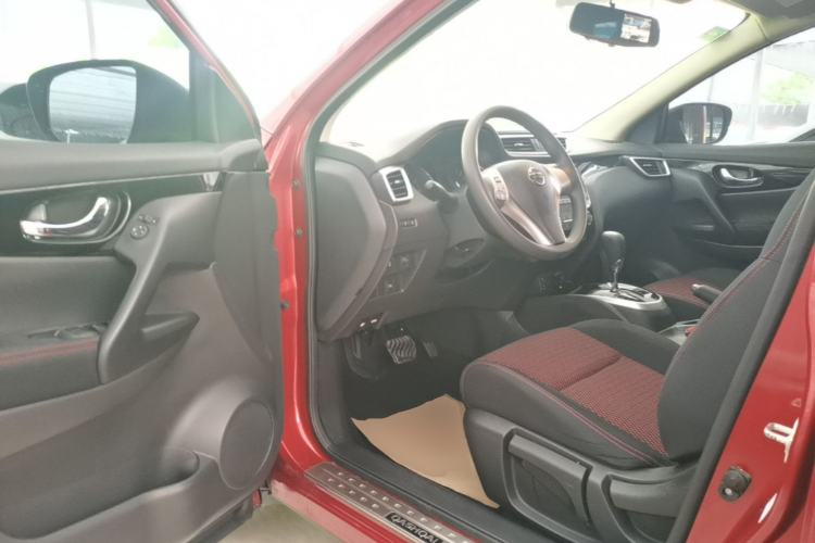 Used Nissan Qashqai 2016 2.0L CVT Elite Edition Driver Seat