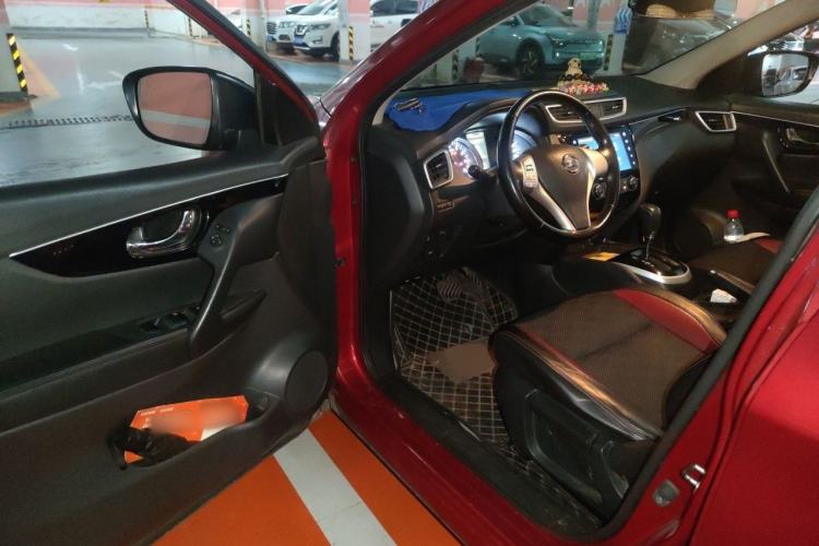 Used Nissan Qashqai 2016 2.0L CVT Luxury Edition Driver Seat