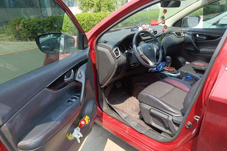 Used Nissan Qashqai 2016 2.0L CVT Luxury Edition Driver Seat