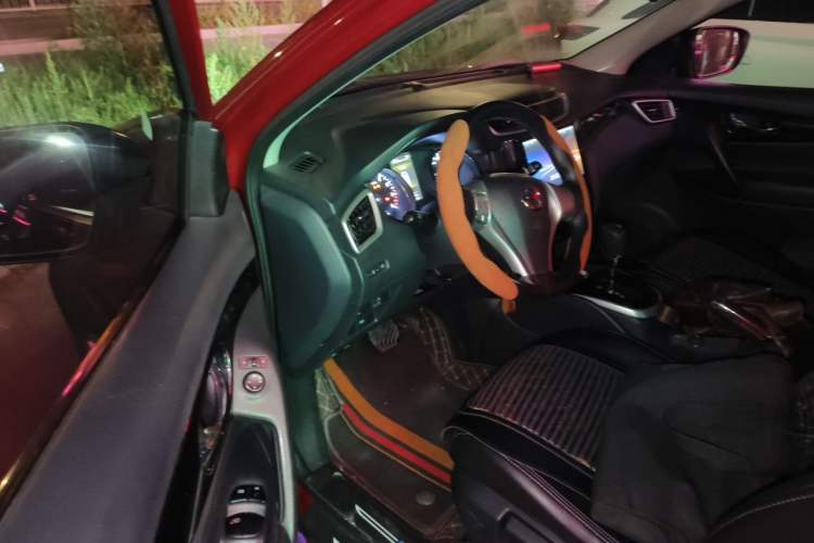 Used Nissan Qashqai 2016 2.0L CVT Elite Edition Driver Seat