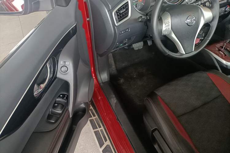 Used Nissan Qashqai 2016 2.0L CVT Luxury Edition Driver Seat