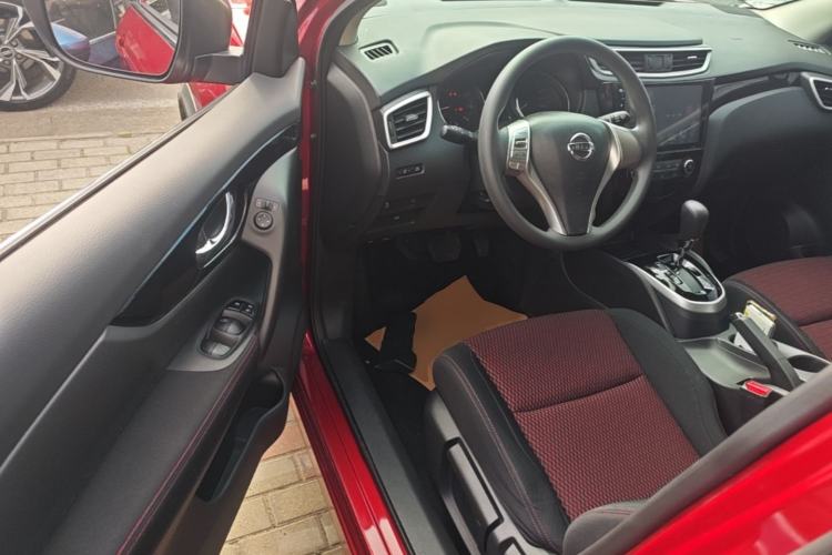 Used Nissan Qashqai 2016 2.0L CVT Elite Edition Driver Seat