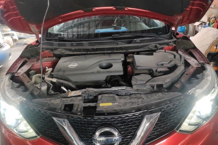 Used Nissan Qashqai 2016 2.0L CVT Elite Edition Engine Bay