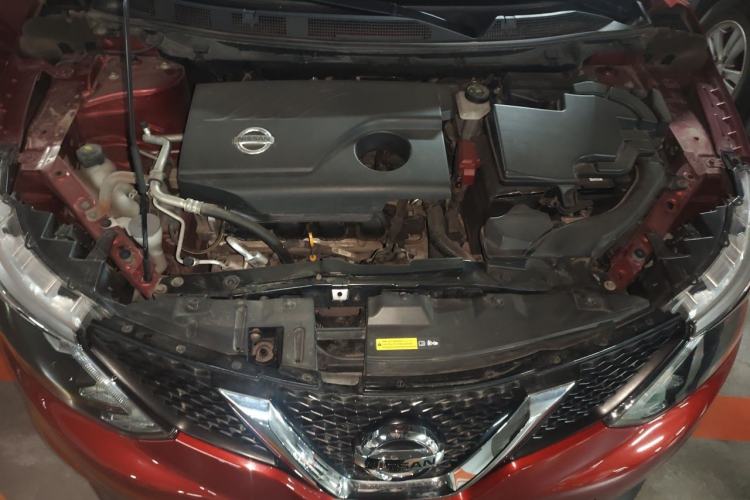 Used Nissan Qashqai 2016 2.0L CVT Elite Edition Engine Bay