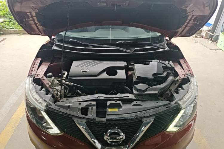 Used Nissan Qashqai 2016 2.0L CVT Elite Edition Engine Bay