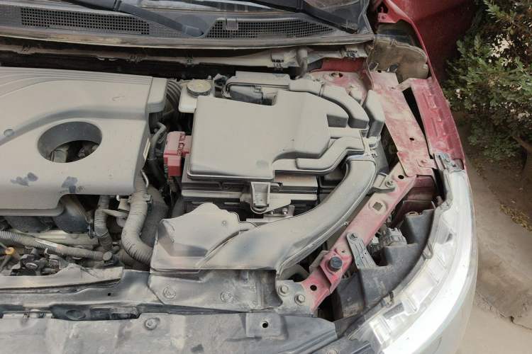 Used Nissan Qashqai 2016 2.0L CVT Elite Edition Engine Bay Left