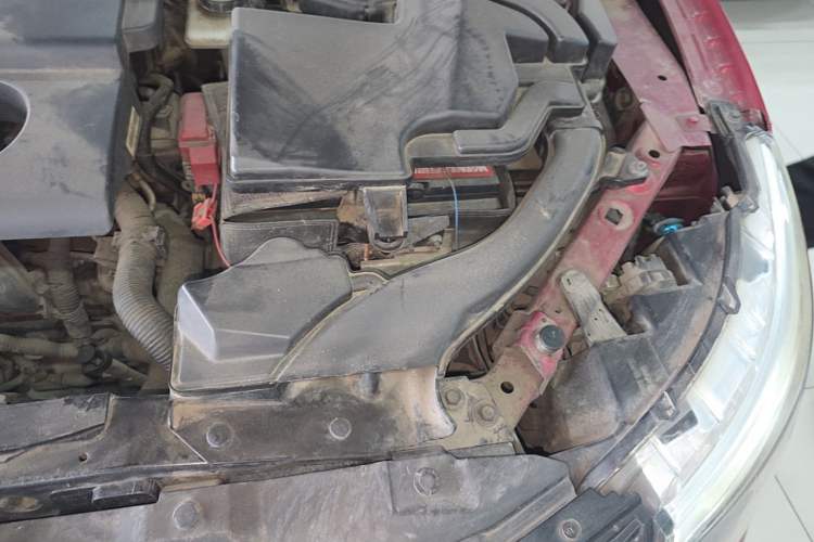 Used Nissan Qashqai 2016 2.0L CVT Elite Edition Engine Bay Left