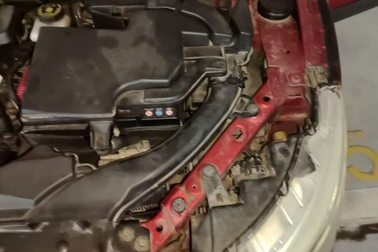 Used Nissan Qashqai 2016 2.0L CVT Elite Edition Engine Bay Left