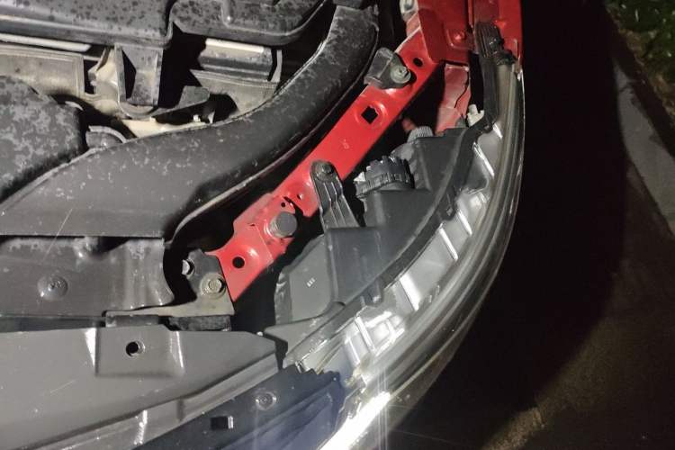 Used Nissan Qashqai 2016 2.0L CVT Elite Edition Engine Bay Left