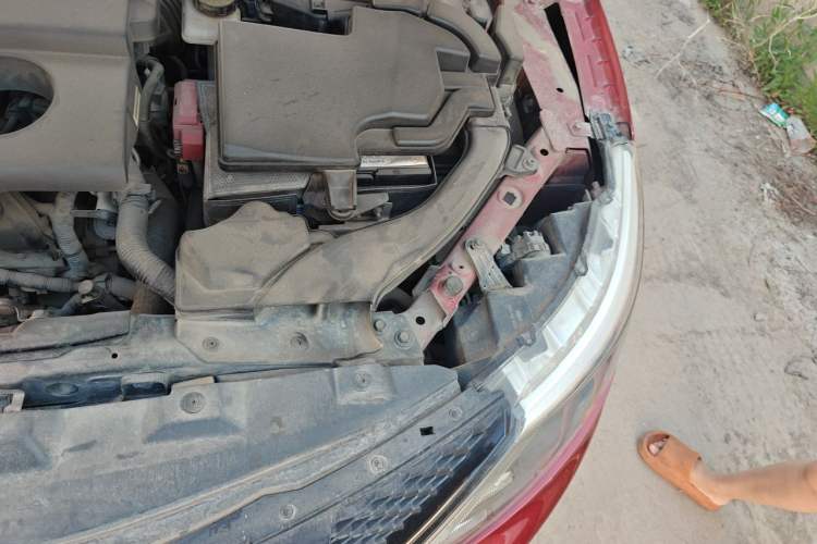 Used Nissan Qashqai 2016 2.0L CVT Elite Edition Engine Bay Left