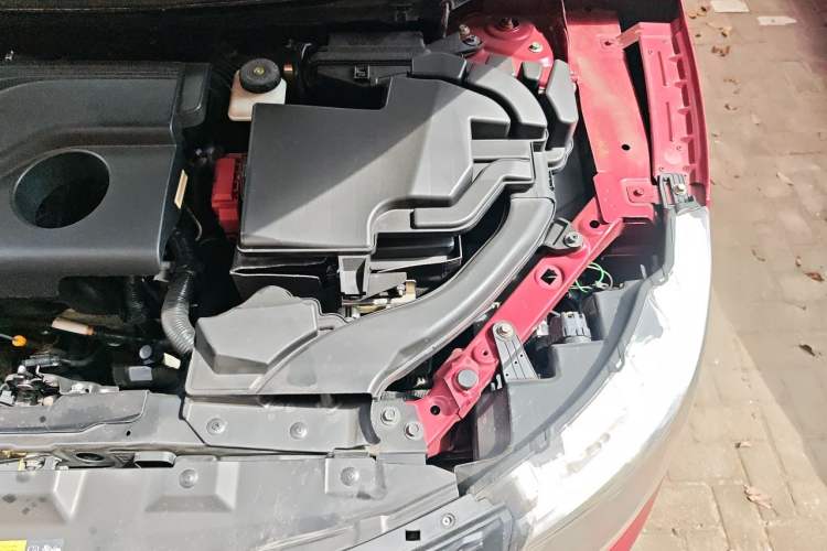Used Nissan Qashqai 2016 2.0L CVT Luxury Edition Engine Bay Left