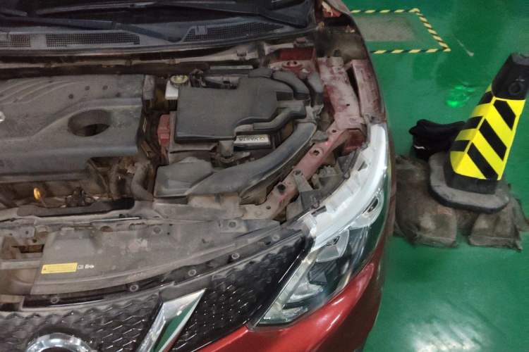 Used Nissan Qashqai 2016 2.0L CVT Luxury Edition Engine Bay Left
