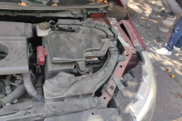 Used Nissan Qashqai 2016 2.0L CVT Elite Edition Engine Bay Left