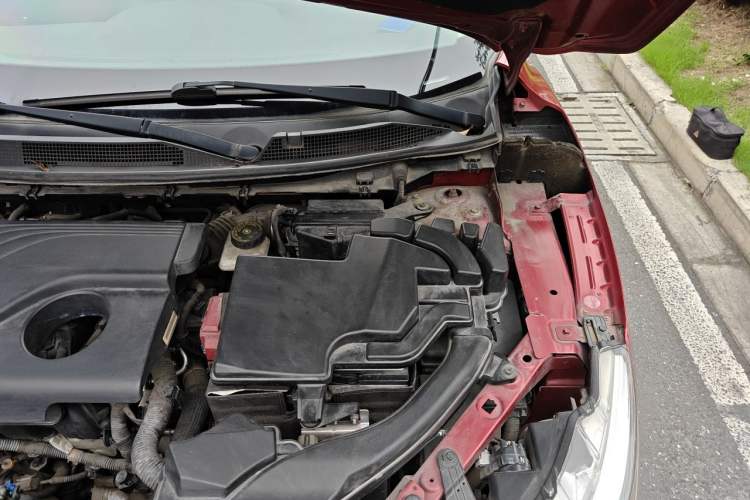 Used Nissan Qashqai 2016 2.0L CVT Luxury Edition Engine Bay Left