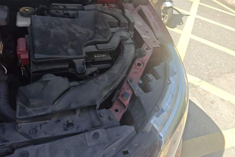 Used Nissan Qashqai 2016 2.0L CVT Luxury Edition Engine Bay Left