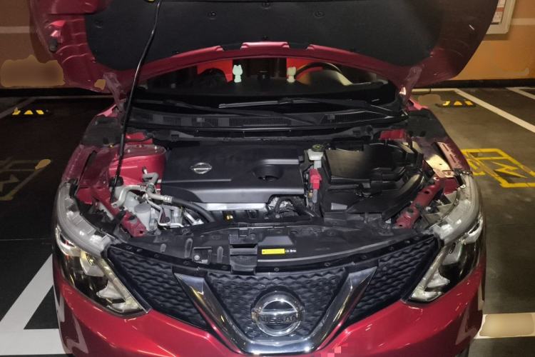 Used Nissan Qashqai 2016 2.0L CVT Elite Edition Engine Bay