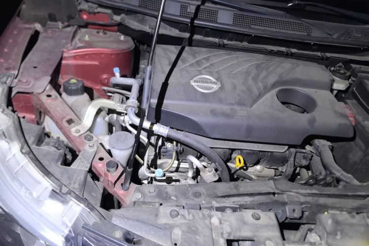 Used Nissan Qashqai 2016 2.0L CVT Elite Edition Engine Bay Right