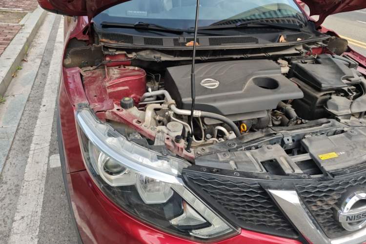 Used Nissan Qashqai 2016 2.0L CVT Elite Edition Engine Bay Right