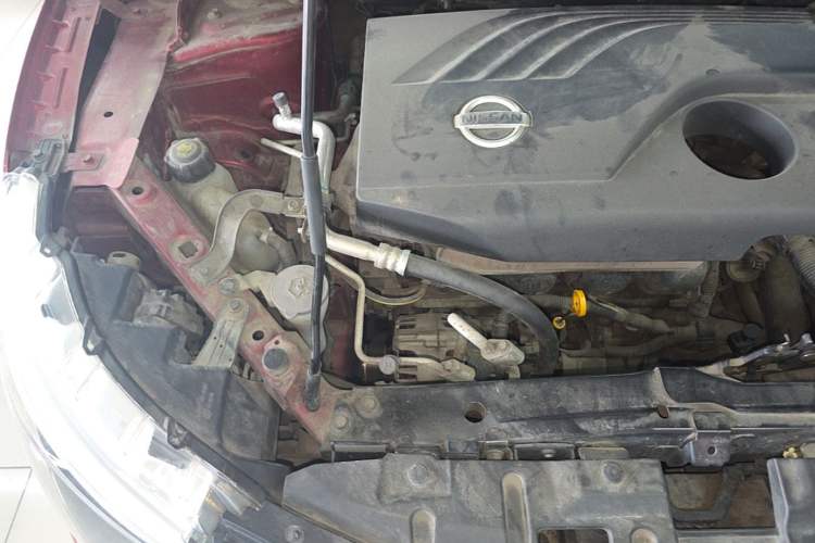 Used Nissan Qashqai 2016 2.0L CVT Elite Edition Engine Bay Right