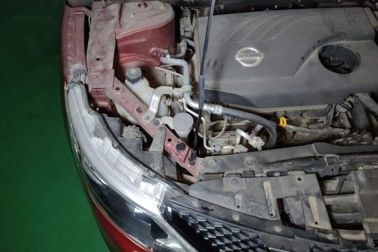 Used Nissan Qashqai 2016 2.0L CVT Elite Edition Engine Bay Right