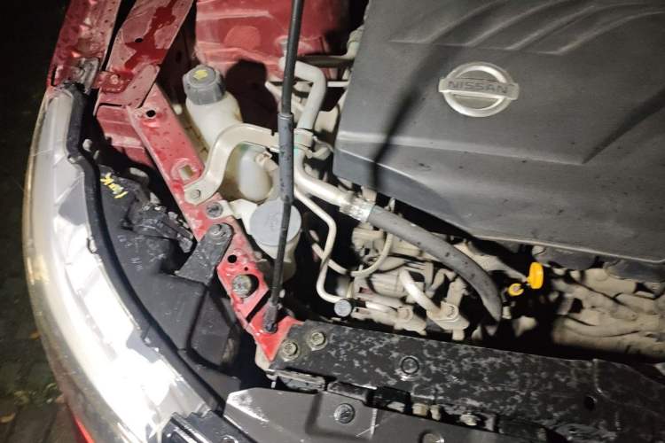 Used Nissan Qashqai 2016 2.0L CVT Elite Edition Engine Bay Right