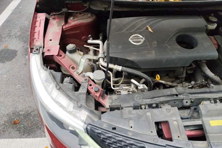 Used Nissan Qashqai 2016 2.0L CVT Elite Edition Engine Bay Right