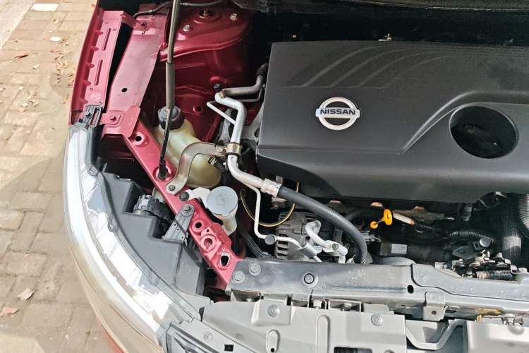 Used Nissan Qashqai 2016 2.0L CVT Luxury Edition Engine Bay Right