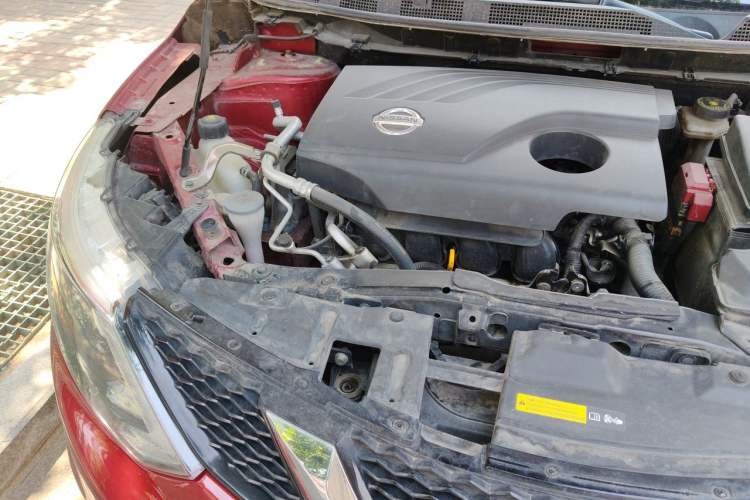 Used Nissan Qashqai 2016 2.0L CVT Elite Edition Engine Bay Right