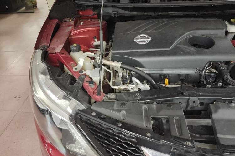 Used Nissan Qashqai 2016 2.0L CVT Deluxe Edition Engine Bay Right