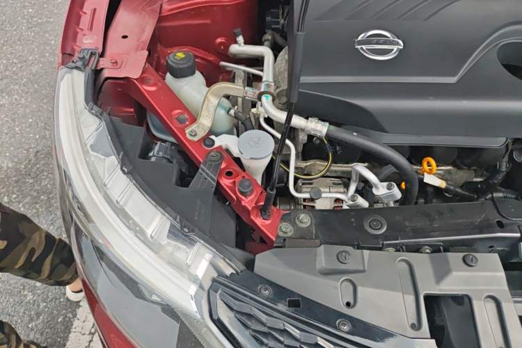 Used Nissan Qashqai 2016 2.0L CVT Luxury Edition Engine Bay Right