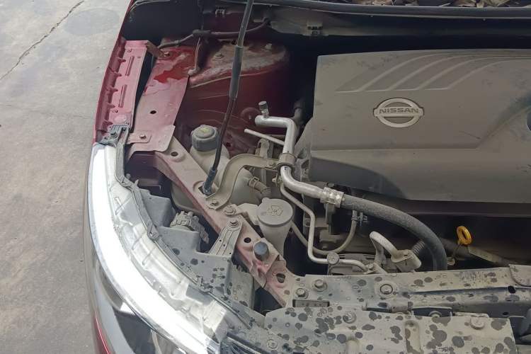 Used Nissan Qashqai 2016 2.0L CVT Elite Edition Engine Bay Right