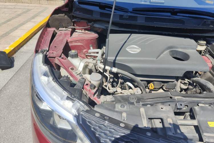 Used Nissan Qashqai 2016 2.0L CVT Elite Edition Engine Bay Right