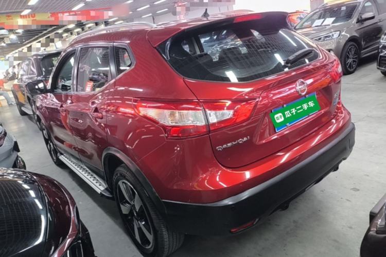 Used Nissan Qashqai 2016 2.0L CVT Luxury Edition Exterior 2