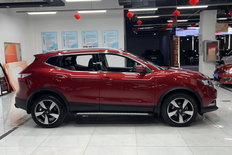 Used Nissan Qashqai 2016 2.0L CVT Luxury Edition Exterior 2