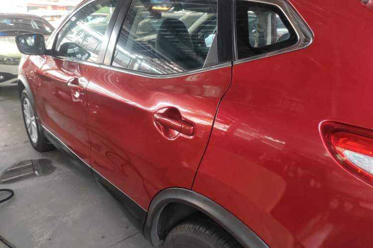 Used Nissan Qashqai 2016 2.0L CVT Elite Edition Exterior 3