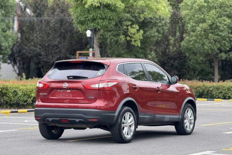 Used Nissan Qashqai 2016 2.0L CVT Elite Edition Exterior 3