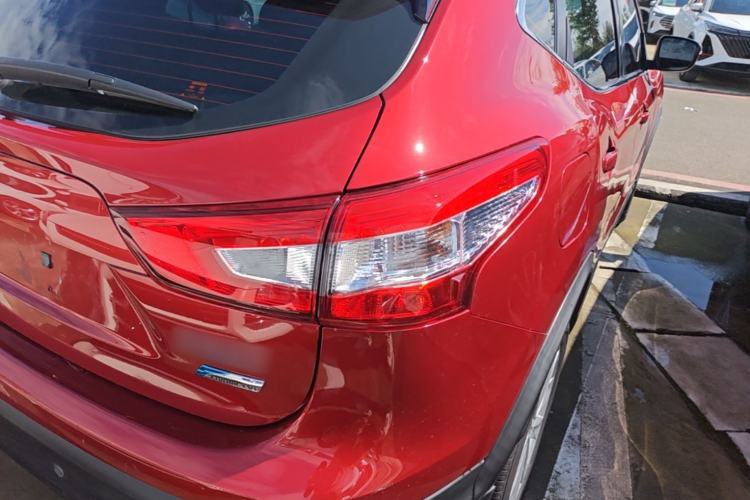 Used Nissan Qashqai 2016 2.0L CVT Elite Edition Exterior 3